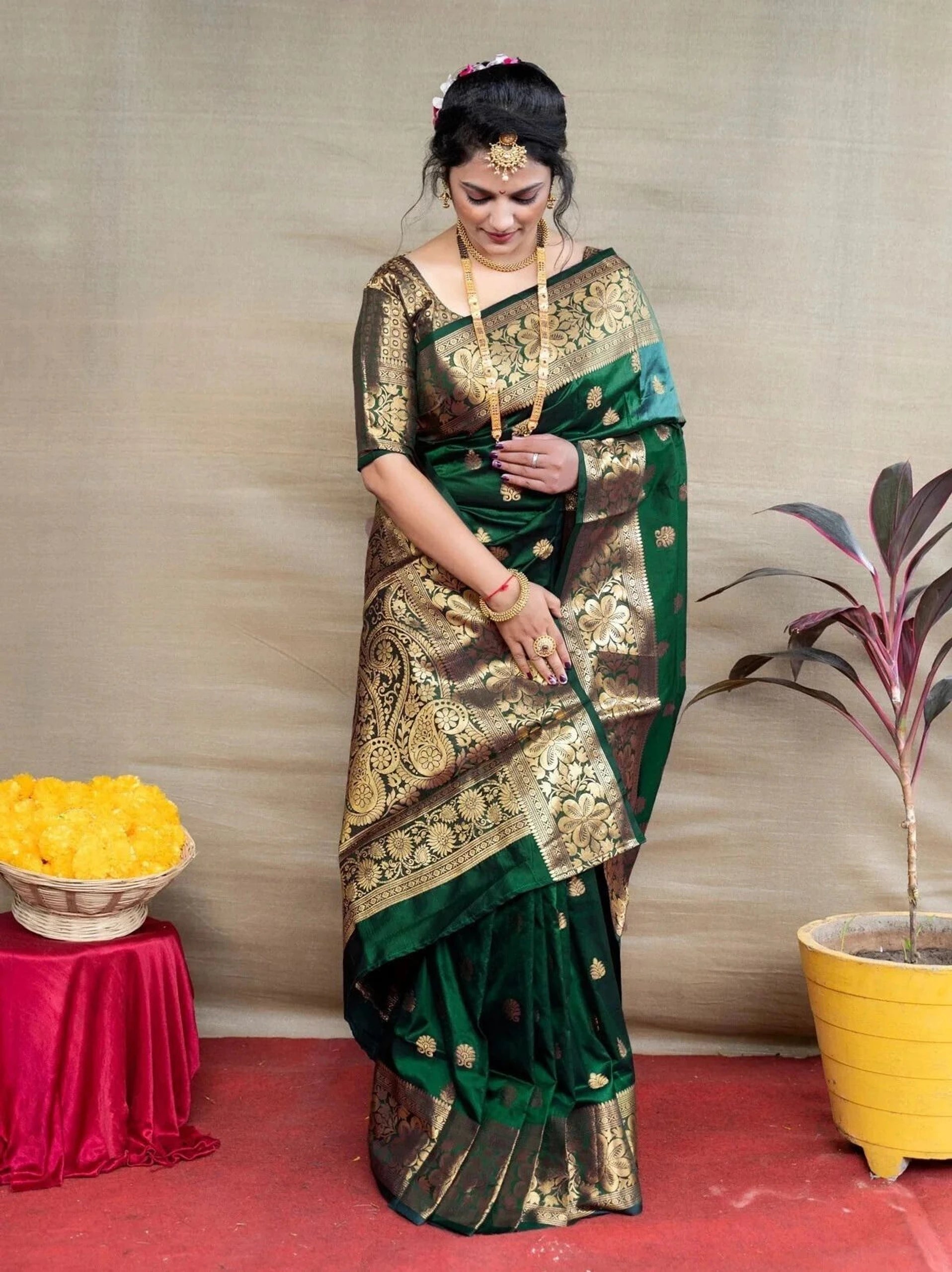 Saavan  Banarasi Saree Art Pure Silk Saree for Women (Green)