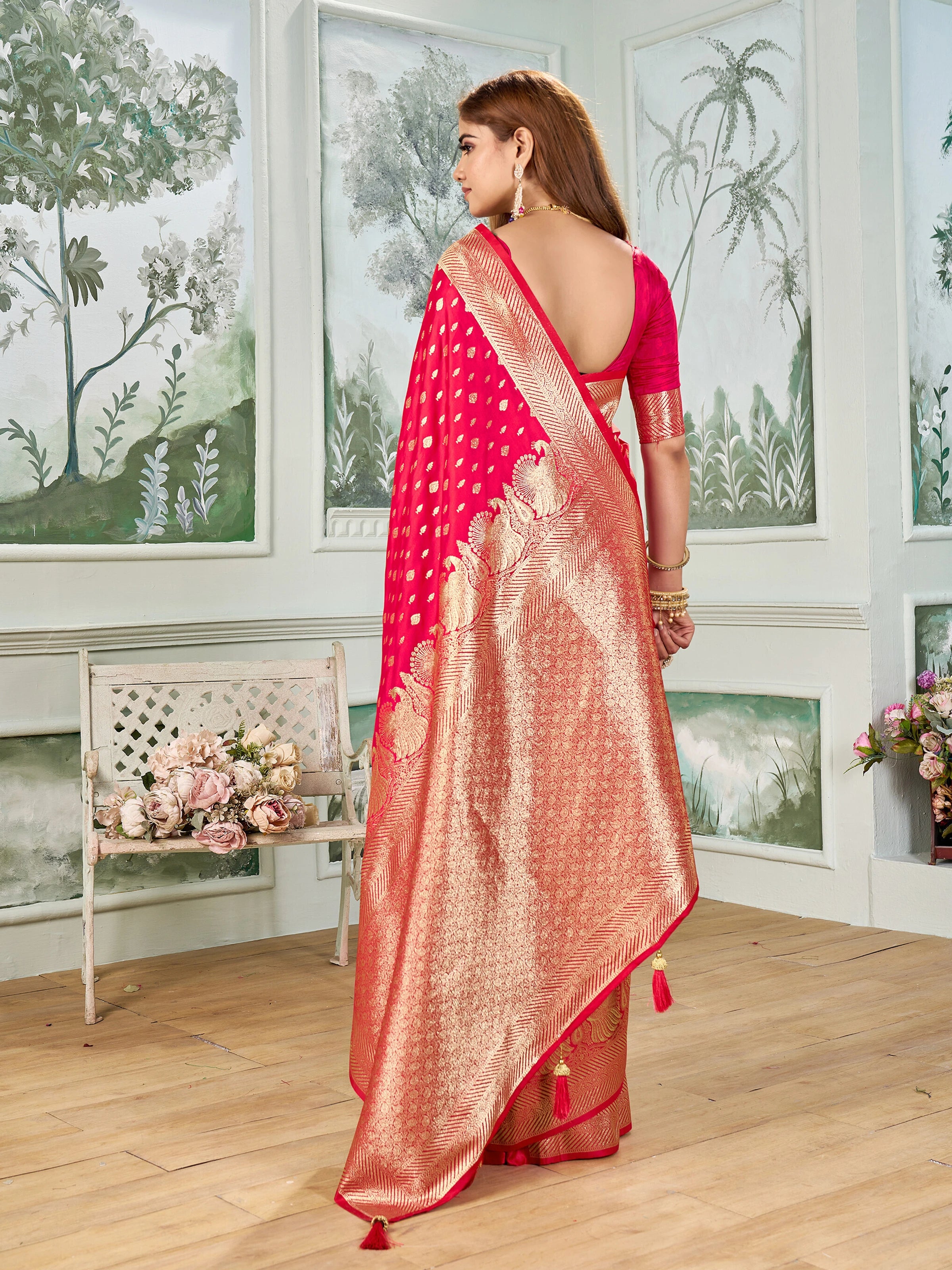 Mehrang Self Design Banarasi Silk Blend Saree with Unstitched Blouse (Red)