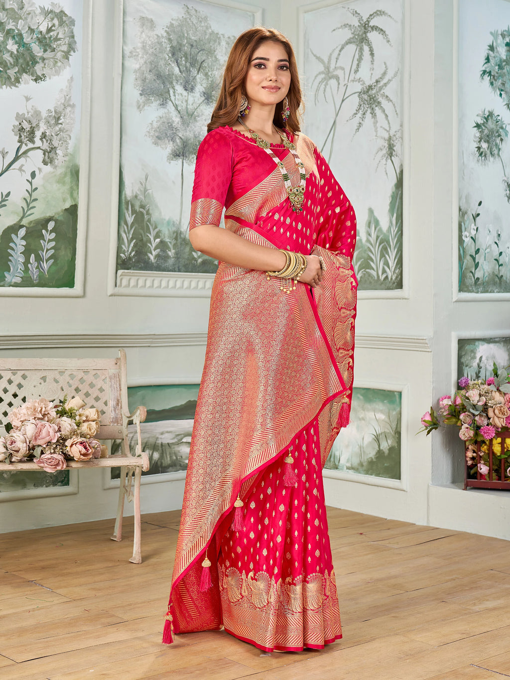 Mehrang Self Design Banarasi Silk Blend Saree with Unstitched Blouse (Red)