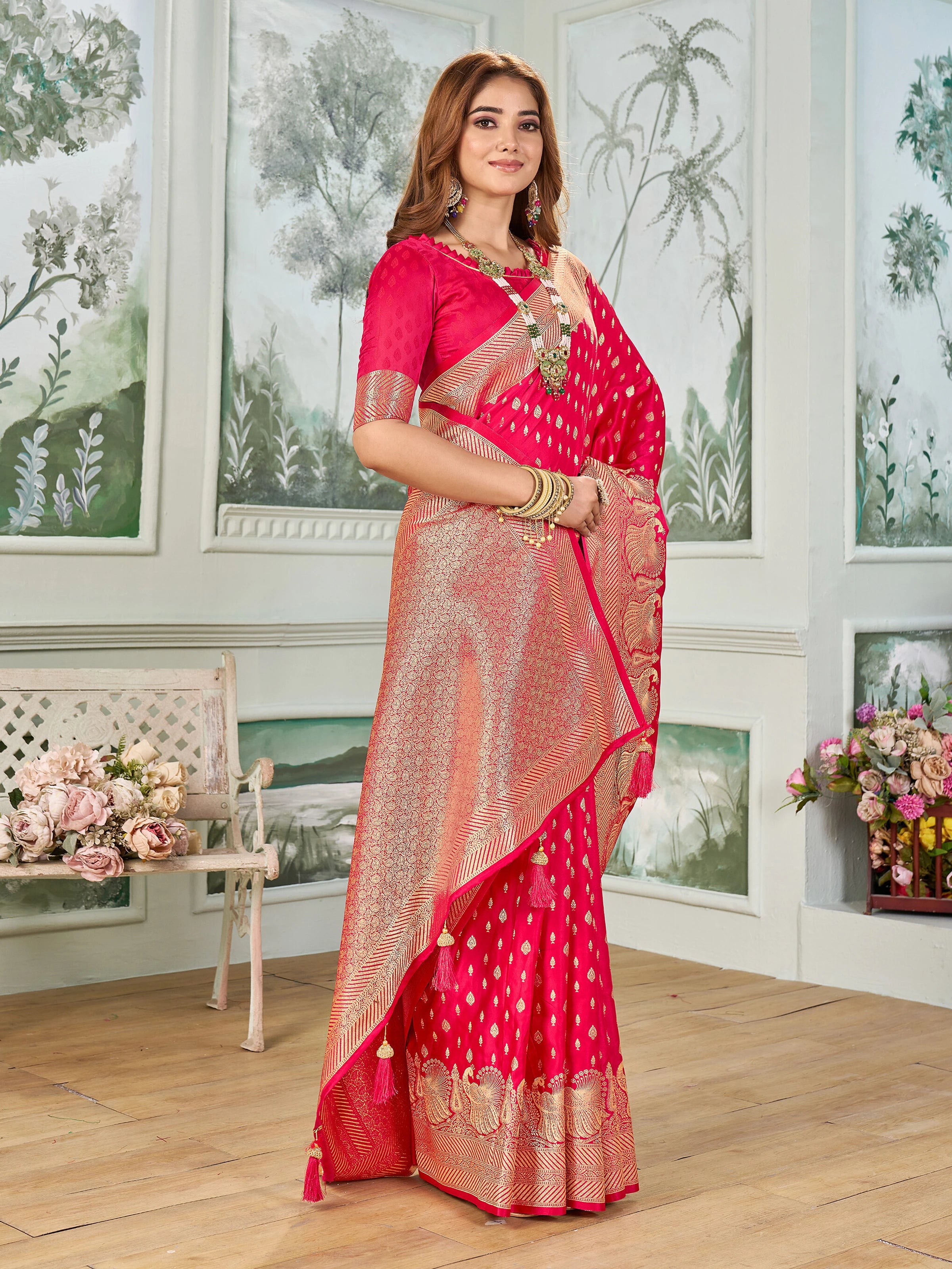 Mehrang Self Design Banarasi Silk Blend Saree with Unstitched Blouse (Red)