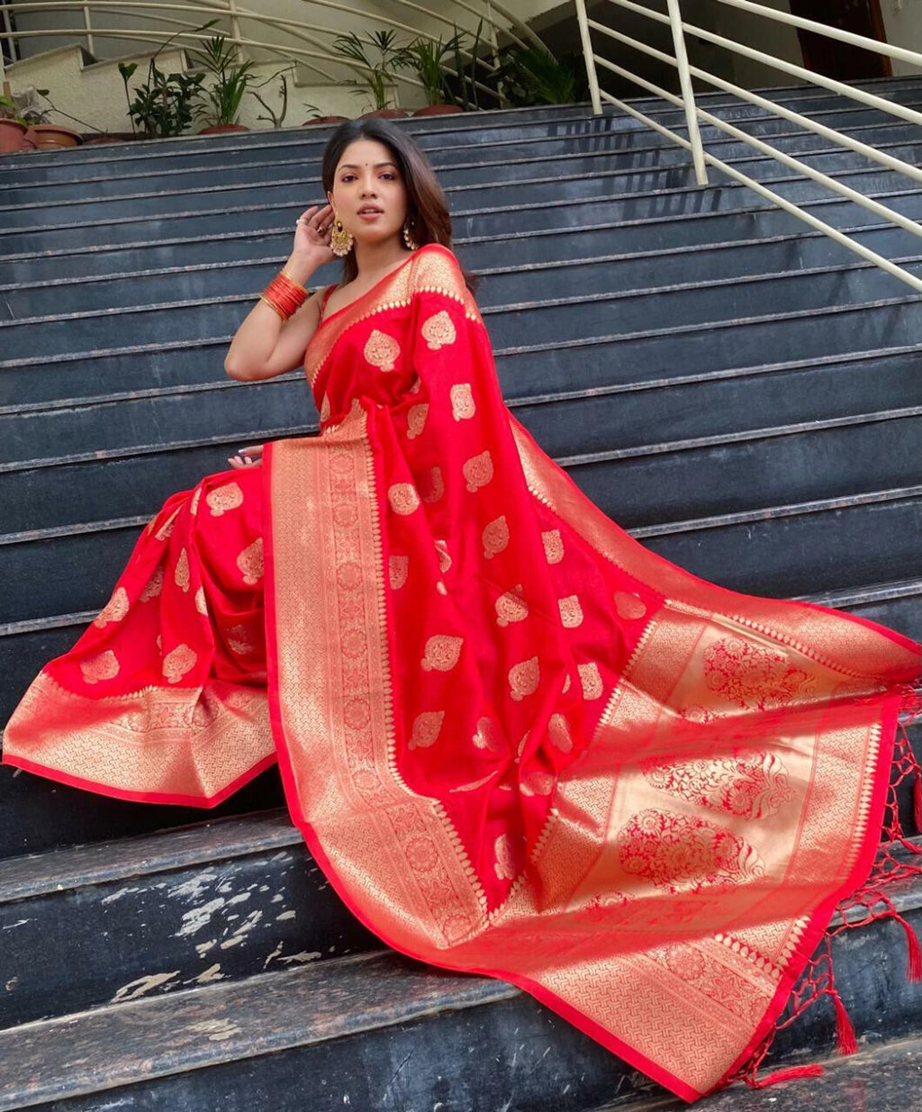 Sarisa Woven Banarsi Saree, Self Design, Embellished Banarasi Art Silk, Jacquard Saree (Red)